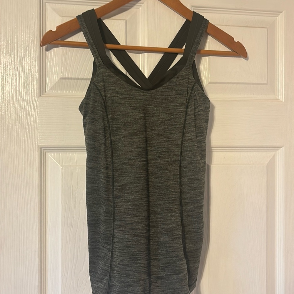 Lululemon tank